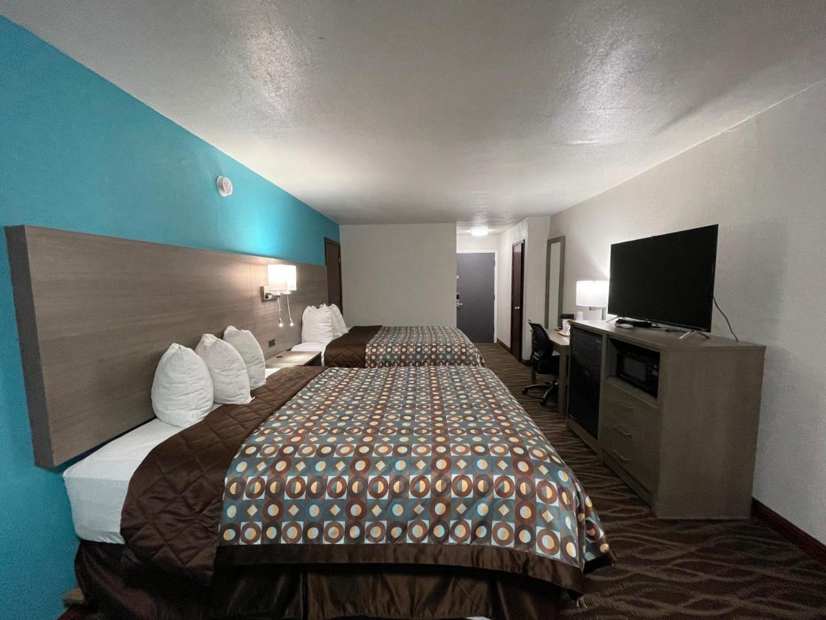 Baymont By Wyndham Bellevue - Omaha Hotel Bagian luar foto