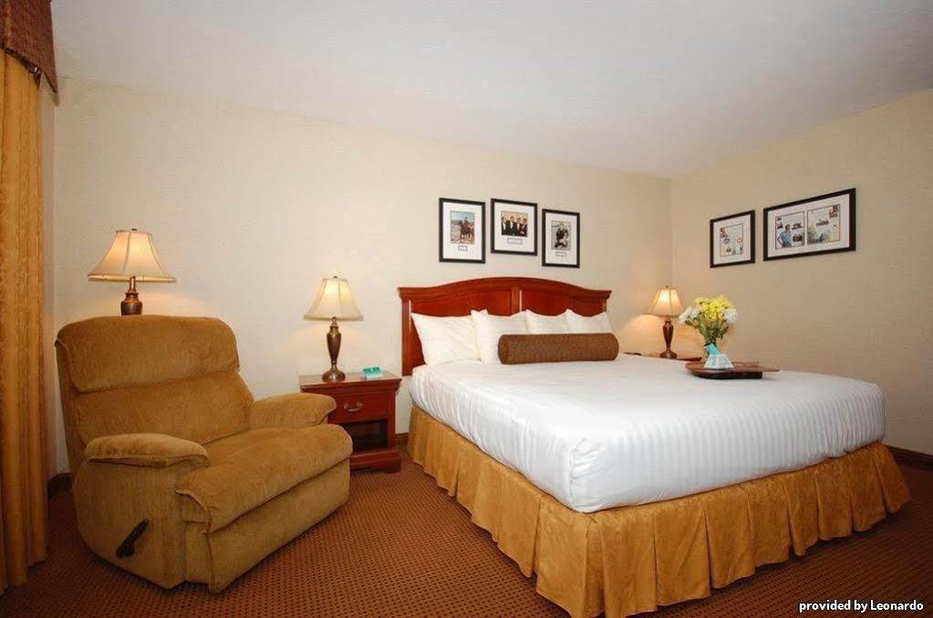 Baymont By Wyndham Bellevue - Omaha Hotel Bagian luar foto